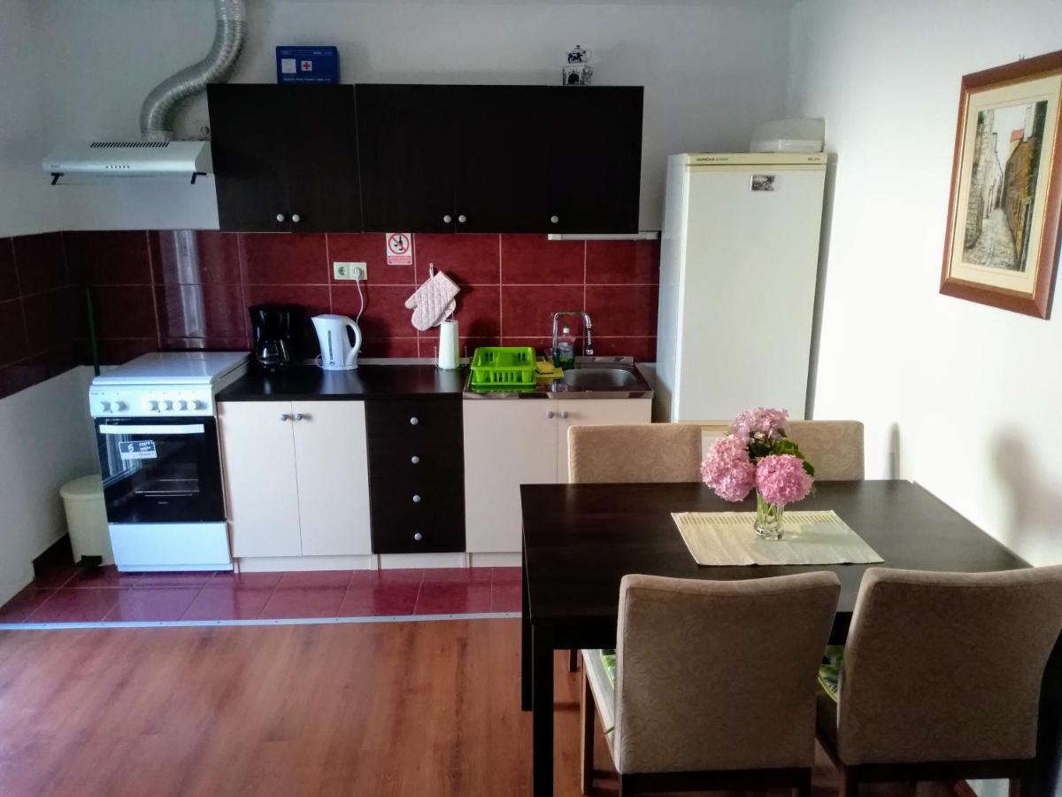 Apartment Paula Kastela Luaran gambar